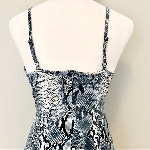 Snake printed spaghetti strap dress - Picture 6 of 7